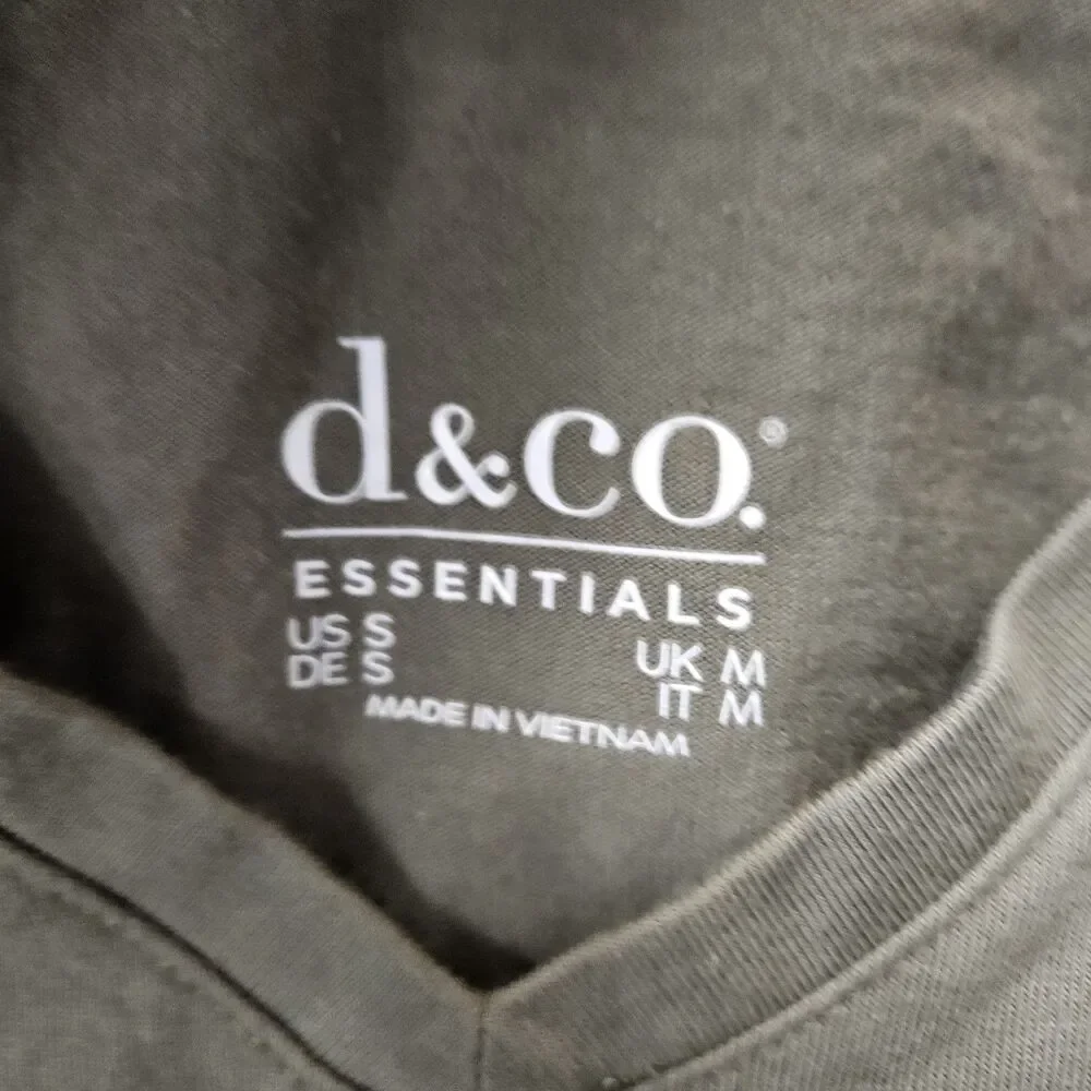 D & Co. Essential V Neck 3/4 Sleeves Pullover Tee Shirt Green Women's Medium
